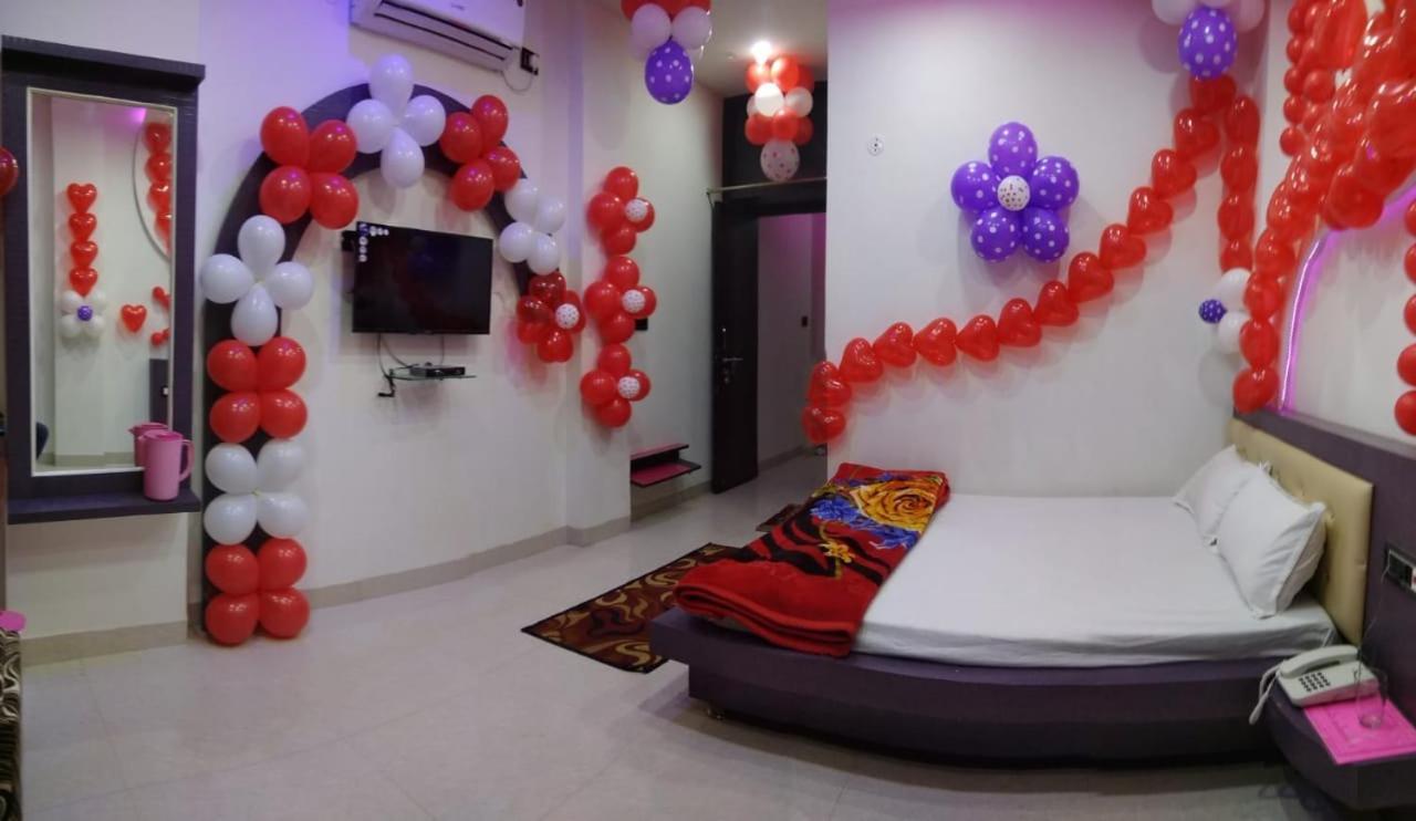Hotel Nikunj Ashta  Extérieur photo